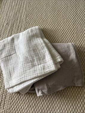 Little Unicorn Muslin Swaddles Blankets Gray and White Set of 2